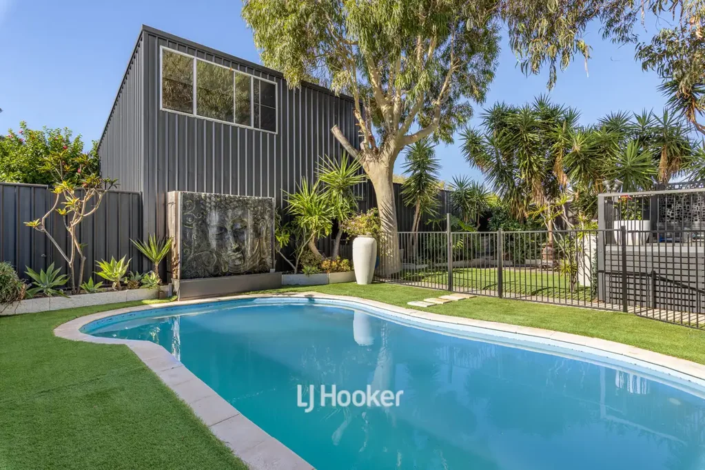 Australind 5Kwarto Stunning Renovated Family Home with Estuary Views!