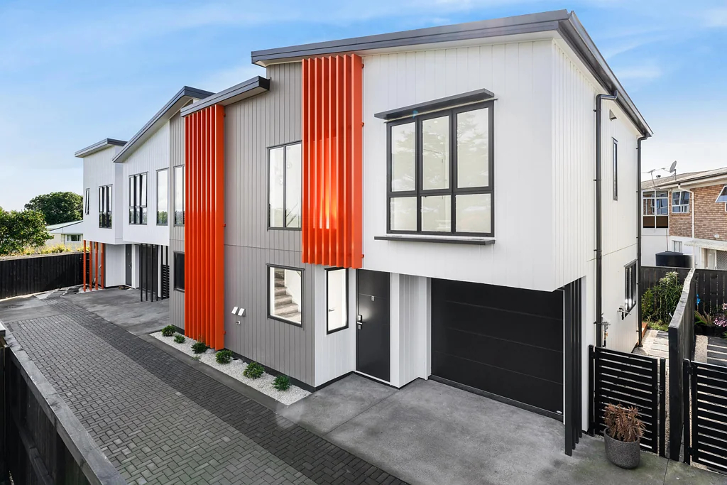 Te Atatu South 3 Slaapkamer Urgent Sale - Master Build Guarantee