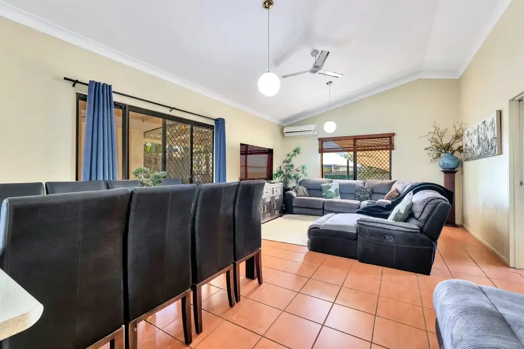 3 bedroom home in Gunn
