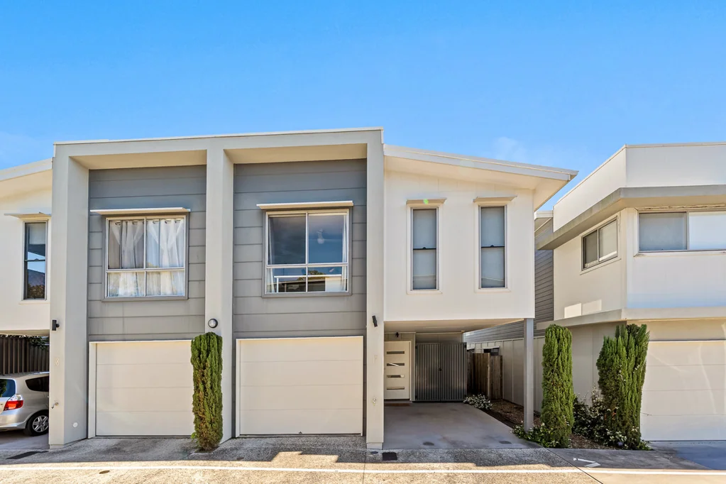Heathwood 4部屋 SPACIOUS, STYLISH FAMILY LIVING & PERFECTLY POSITIONED IN HEATHWOOD