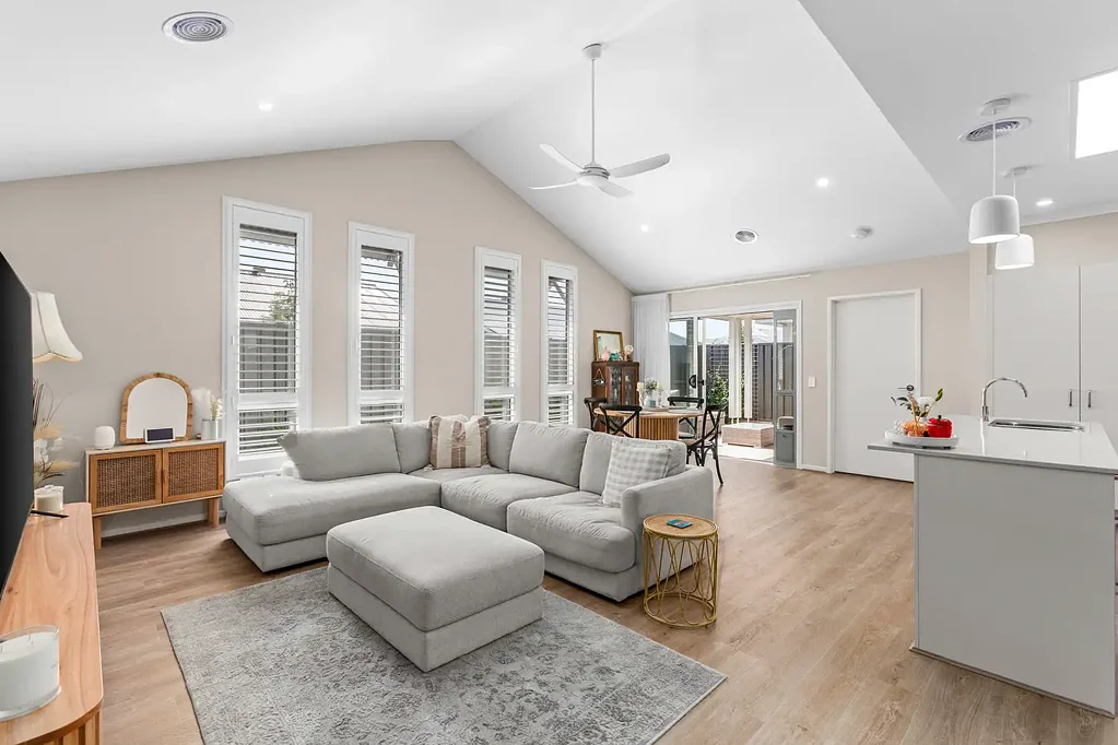 Lara 3ਬੈੱਡਰੂਮ Modern Design... and Move in Ready!