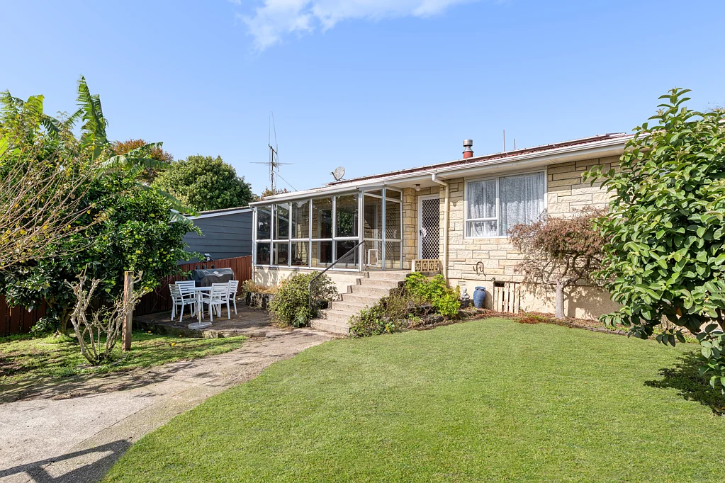 8 Dingadee Street, Welcome Bay, Tauranga, Bay of Plenty