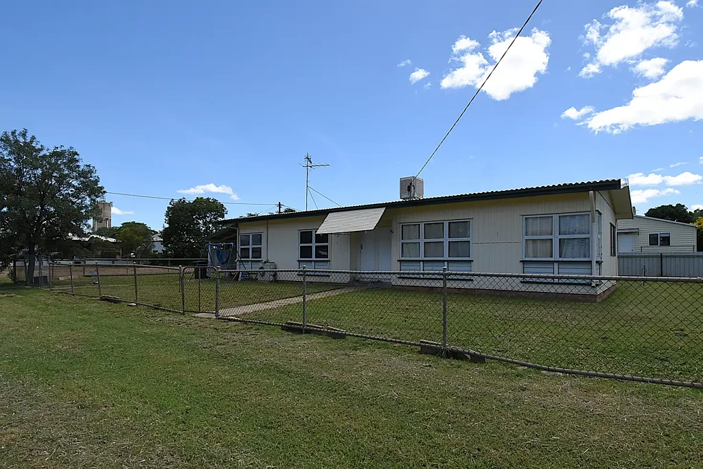 100 Crane Street, Longreach, QLD 4730
