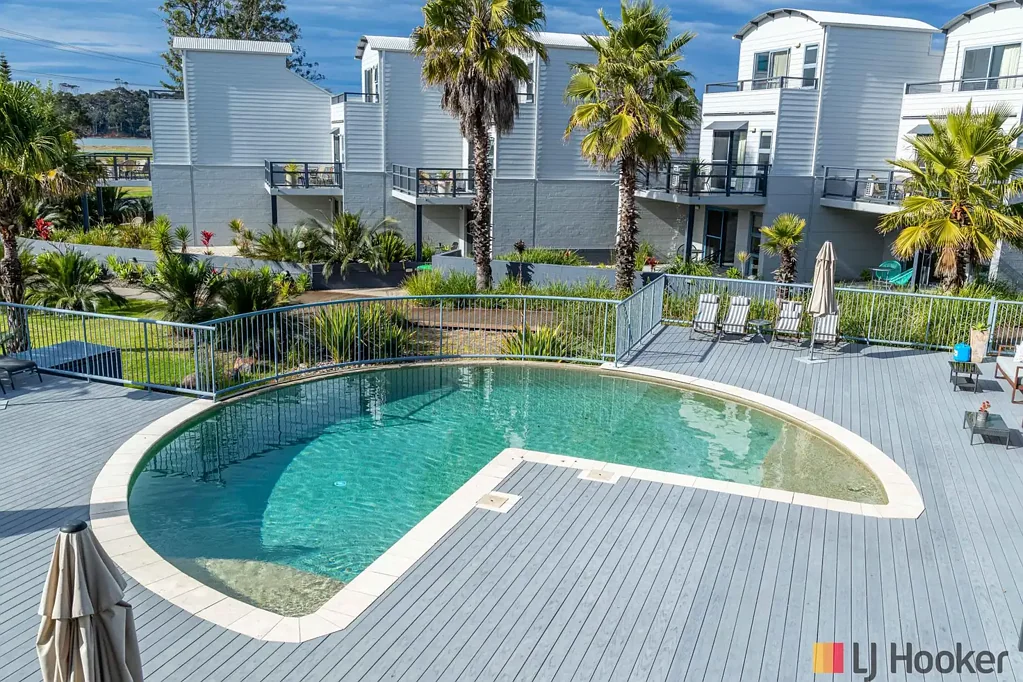 Batehaven 2房  Amazing Furnished Beachside Townhouse - Spacious Coastal Escape Just 200m to Cor