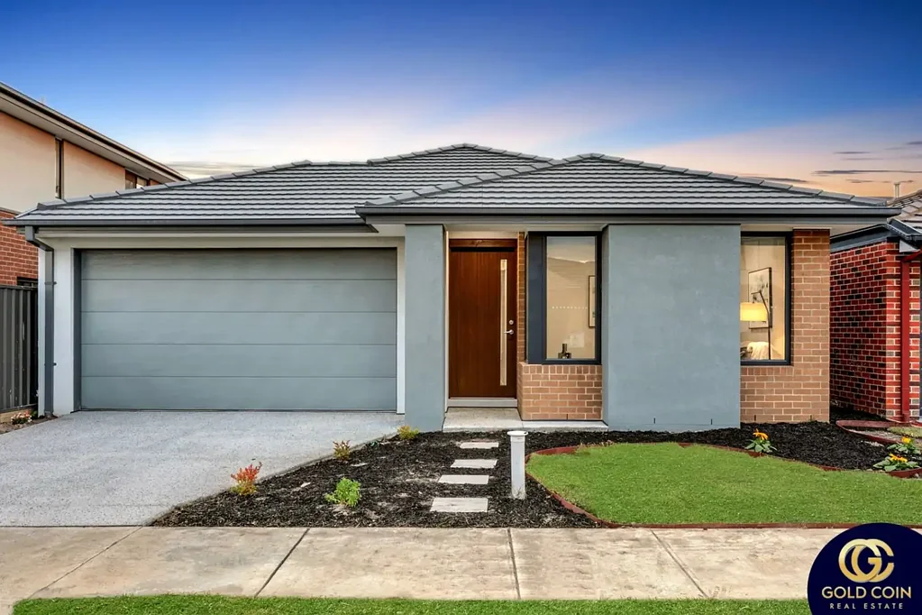 Modern 4-Bedroom Family Home in Evergreen Estate