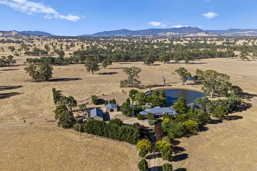 Maindample 4 Bedroom A Landmark Lifestyle Farm in Mansfield