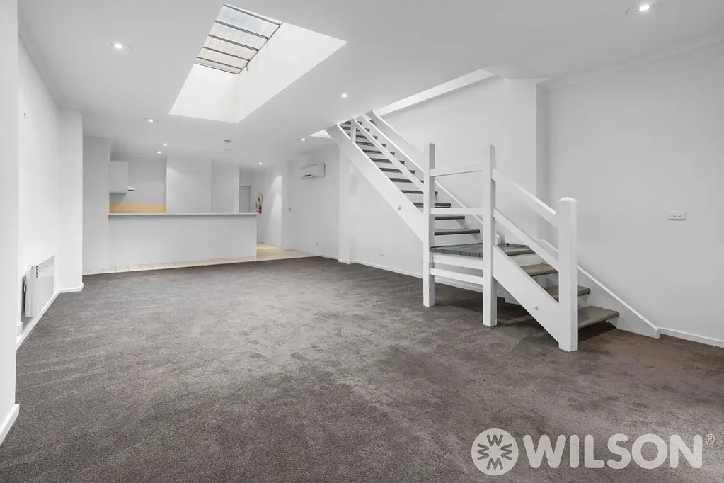 Oversized New York Style Apartment In The Heart Of The City with Private Terrace! Roeszler Lane, MELBOURNE!