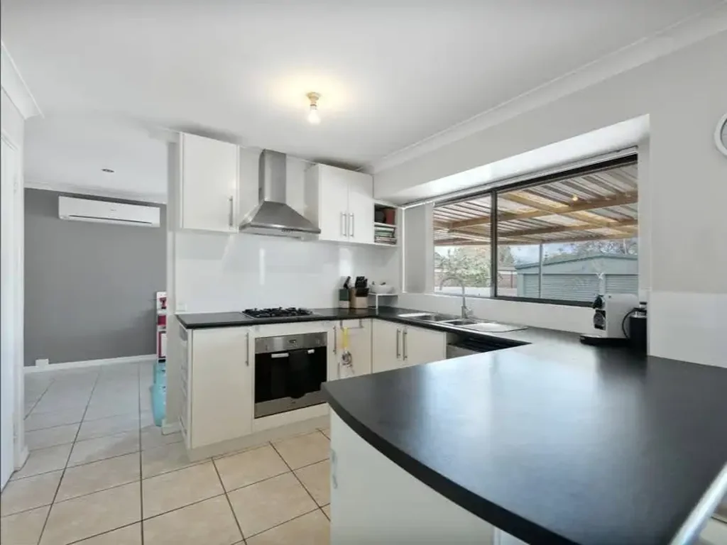 Spacious Family Home in Prime Heathridge Location