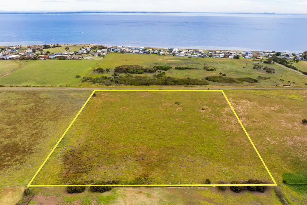 Portarlington Exceptional 10-Acre Holding Moments from Port Phillip Bay