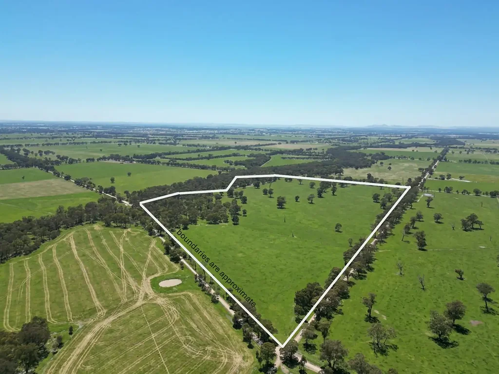 Norong  Natural Beauty with Black Dog Creek – Norong, Victoria