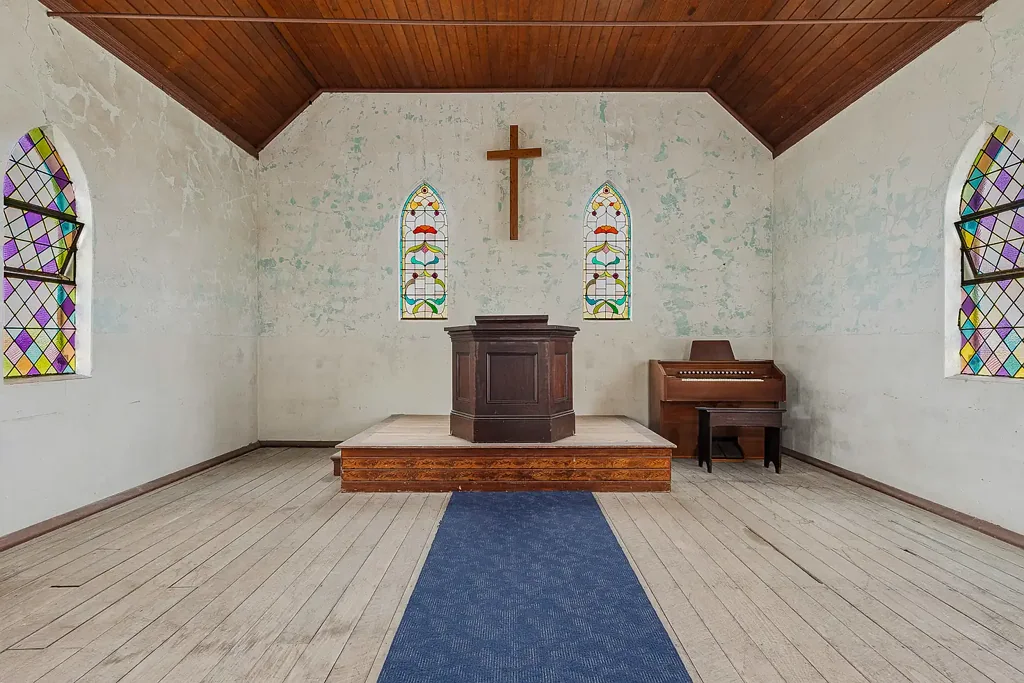 Coila Historic 1904 Church - Lake Views, Dual Titles & Endless Potential