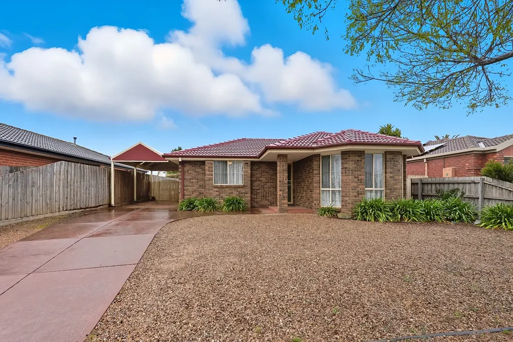 SPACIOUS HOPPERS CROSSING HOME FOR RENT