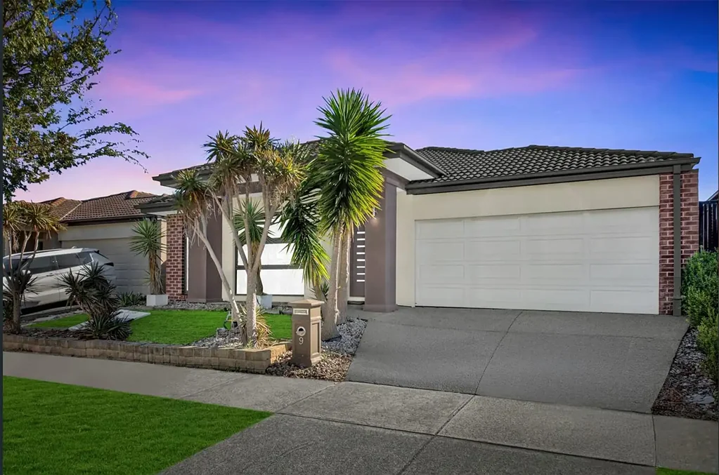 Convenience Meets Comfort in Selandra Rise Estate!!