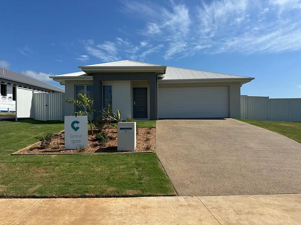 Brand New 4-Bedroom Coastal Home in beautiful Coral Cove