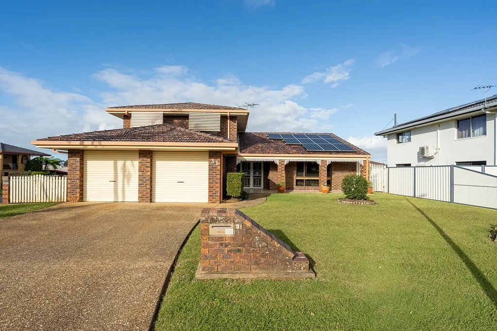 Bracken Ridge 5બેડરૂમ Soaring Ceilings, Expansive Living and Exceptional Versatility