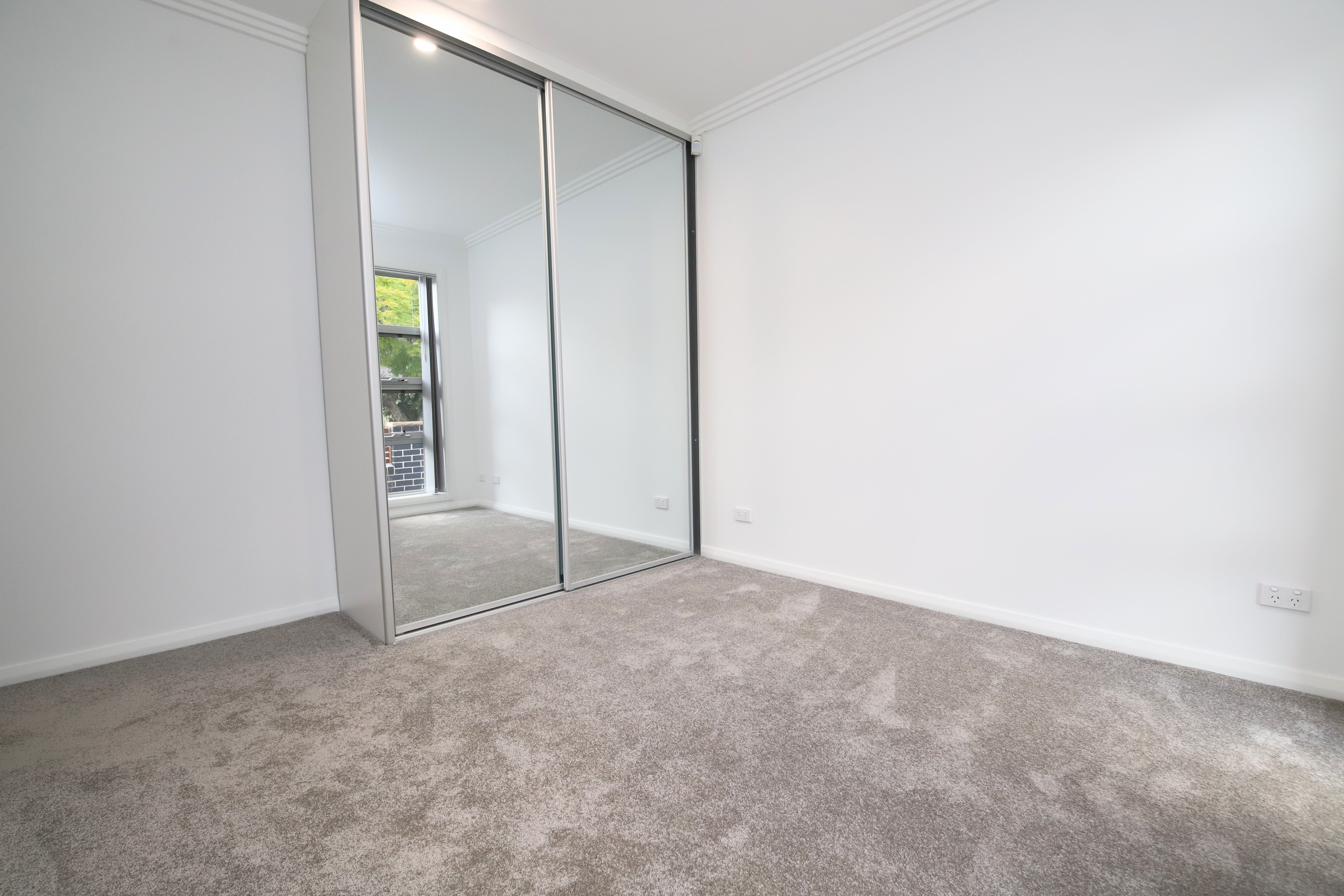 24 BROE AV, EAST HILLS NSW 2213, 0 chambres, 0 salles de bain, House