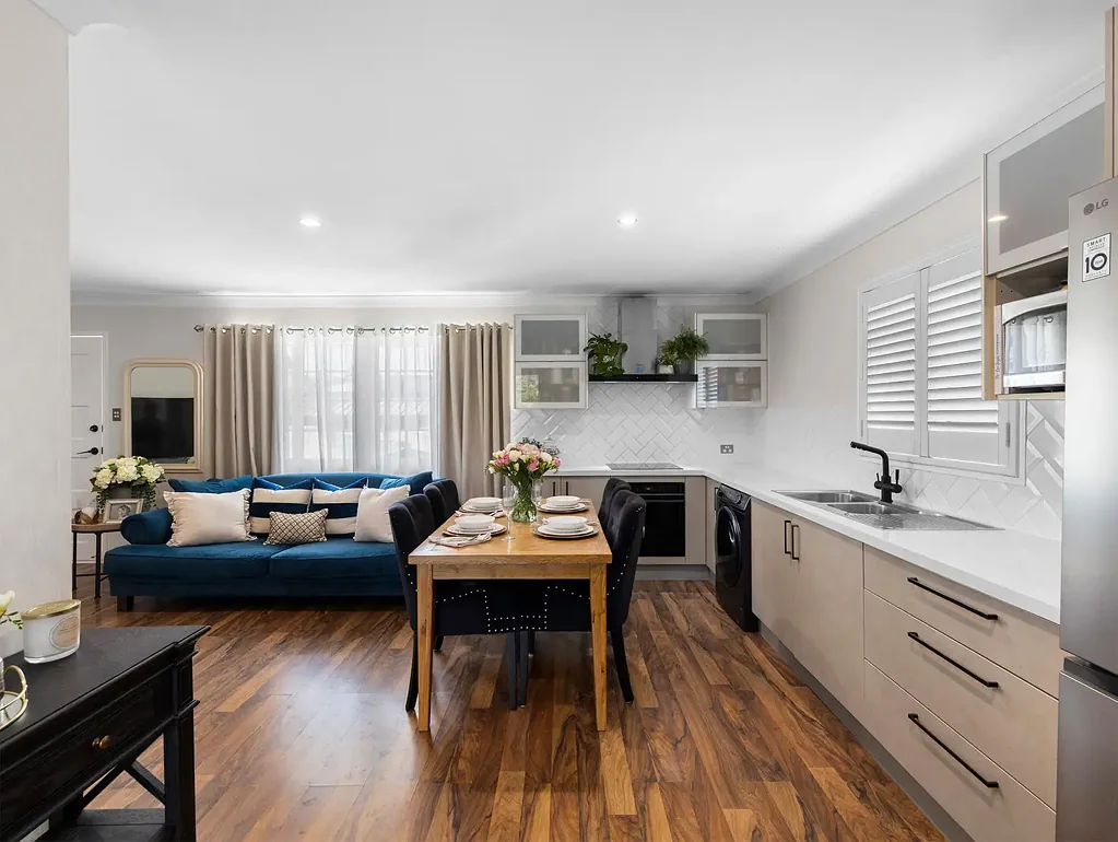 Wynnum West 3部屋 DUAL LIVING IN CENTRAL LOCATION