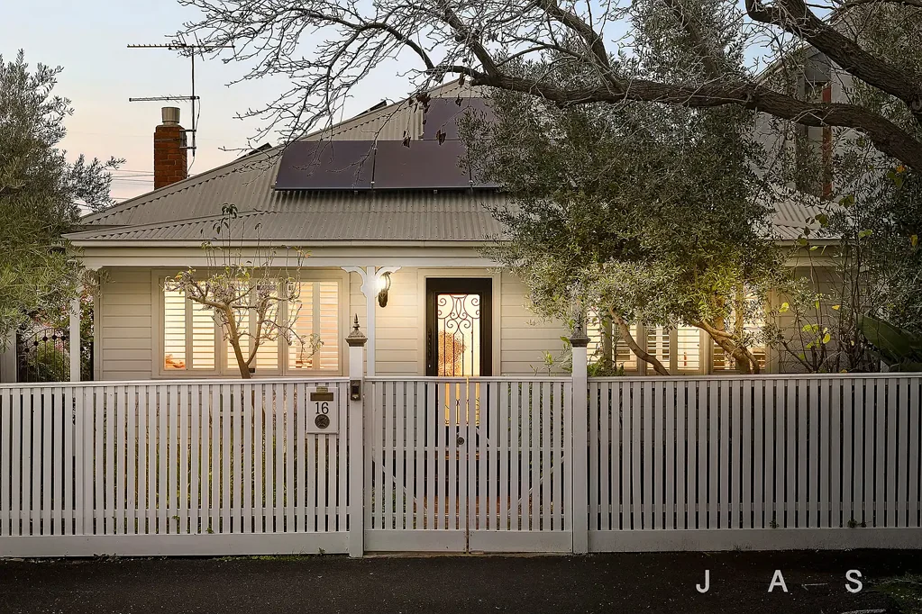 Yarraville 3બેડરૂમ Heritage Elegance, Contemporary Comfort, City-Fringe Living