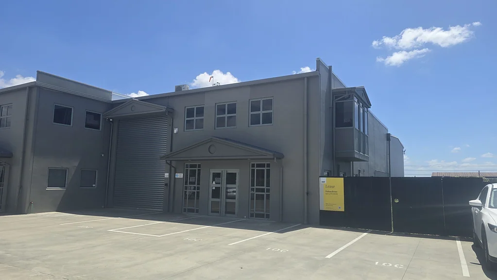 Middleton Convenient Industrial Warehouse Unit