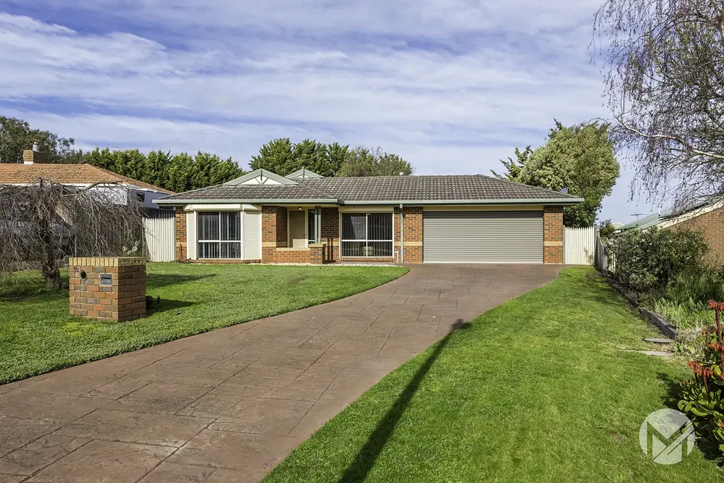 Romsey 4 Bedroom Room to Live, Entertain & Enjoy