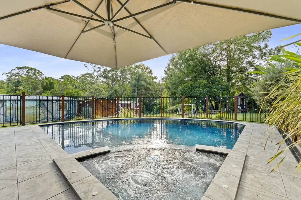 Peachester 5房  Space, Character & True Dual Living on 4,385m²