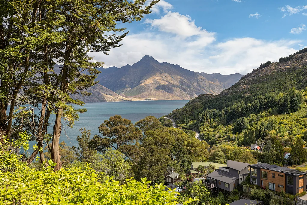 30A Mackinnon Terrace, Sunshine Bay, Queenstown, Otago