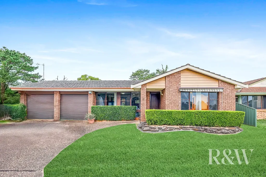 6 MONGON PLACE, St Helens Park, NSW 2560