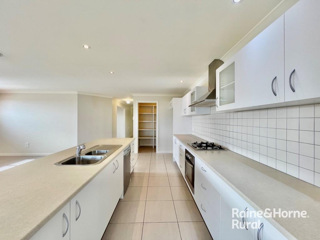 37 BLAXLAND DR, LLANARTH NSW 2795, 0 રૂમ, 0 બાથરૂમ, House