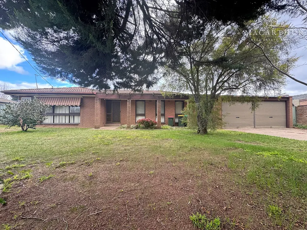 10 Gregory Crescent, Lake Albert, NSW 2650