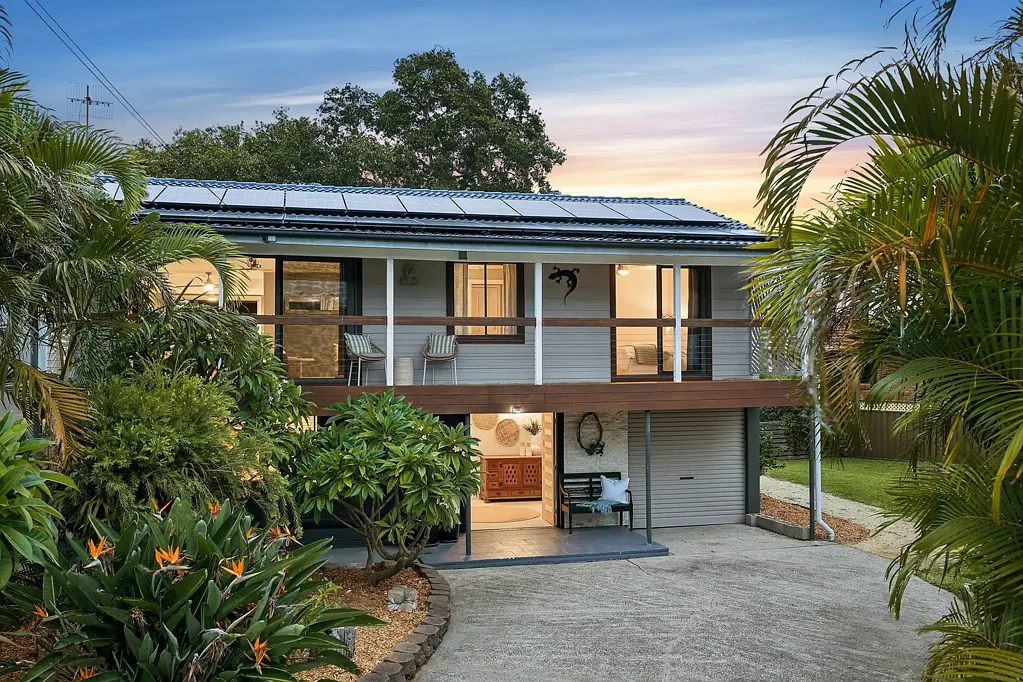 Budgewoi 4房  Coastal sanctuary on expansive 790sqm block