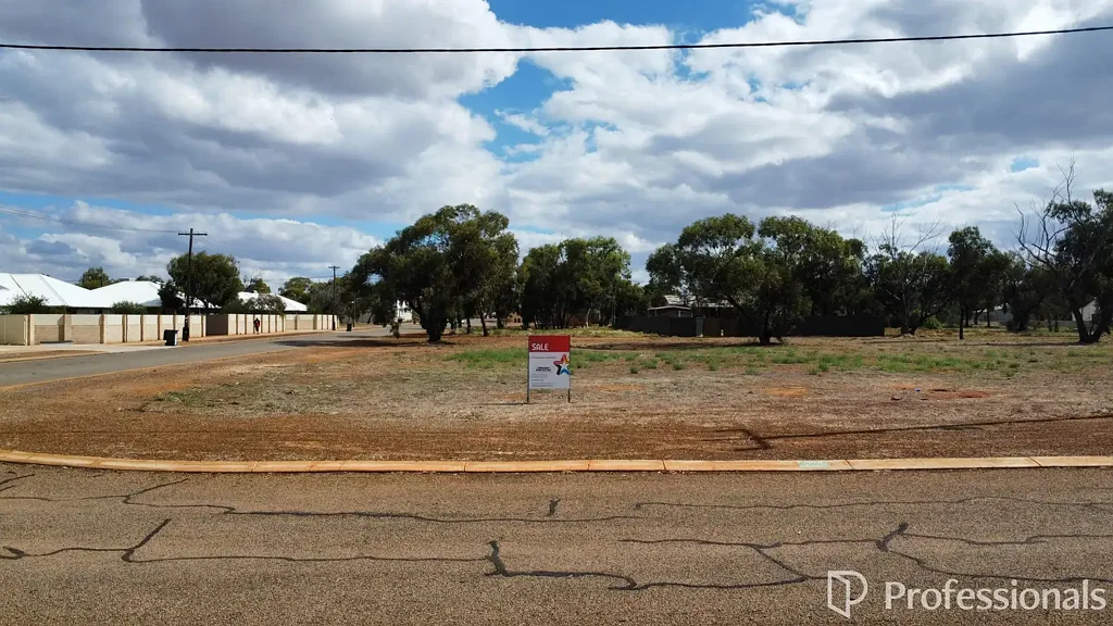 Morawa  Spacious Corner Block