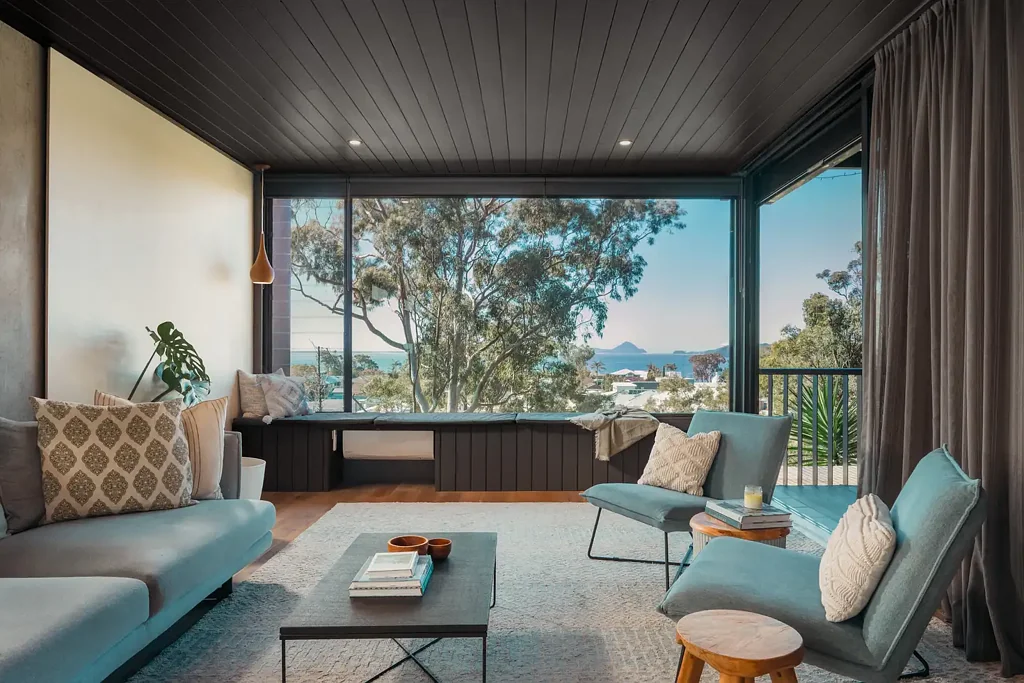 Salamander Bay 4 Bedroom Architectural Masterpiece with Panoramic Views