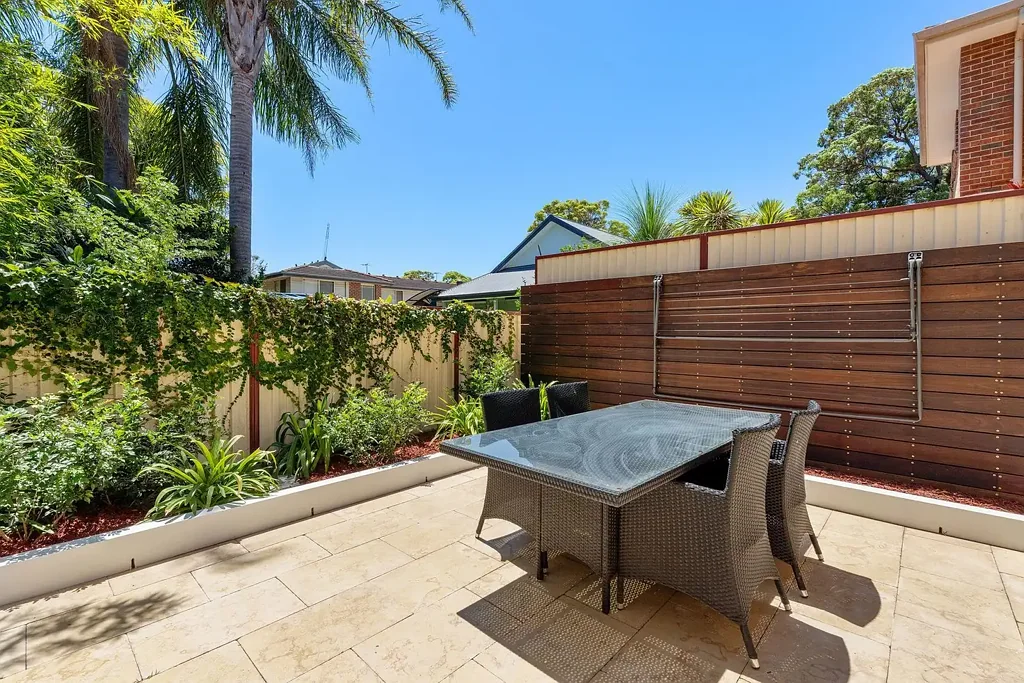 Caringbah 3房 宽敞的 Caringbah 联排别墅生活 Spacious Caringbah Townhouse Living
