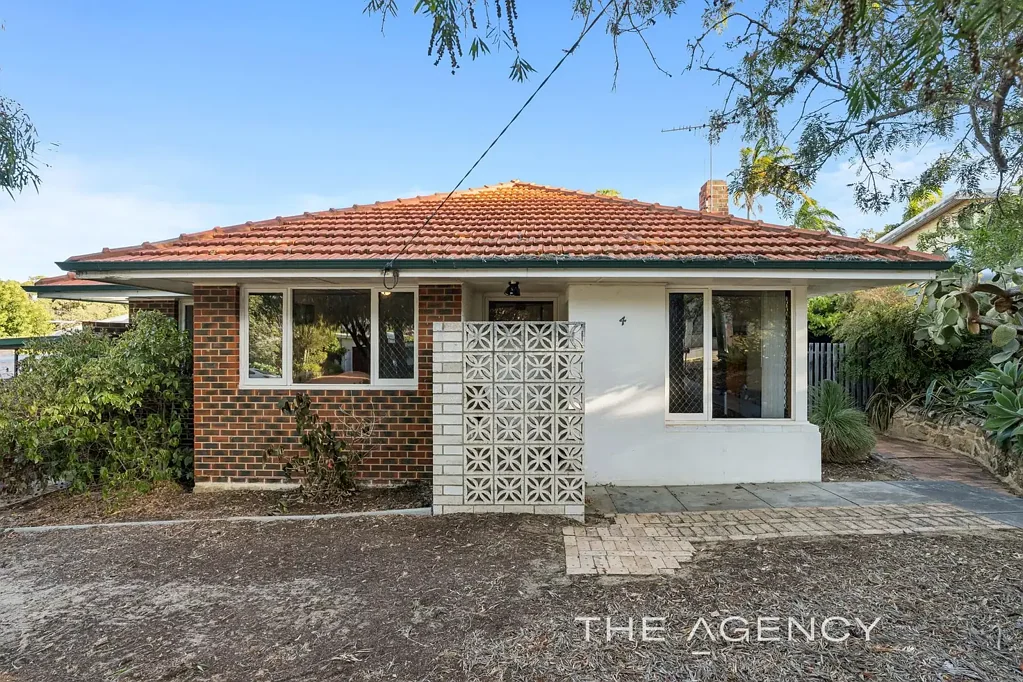 4 Paris Way, Karrinyup, WA 6018