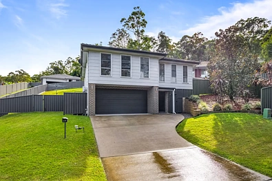 Cameron Park 4Zimmer Elevated Family Living with Bushland Views in a Quiet Cul-de-Sac