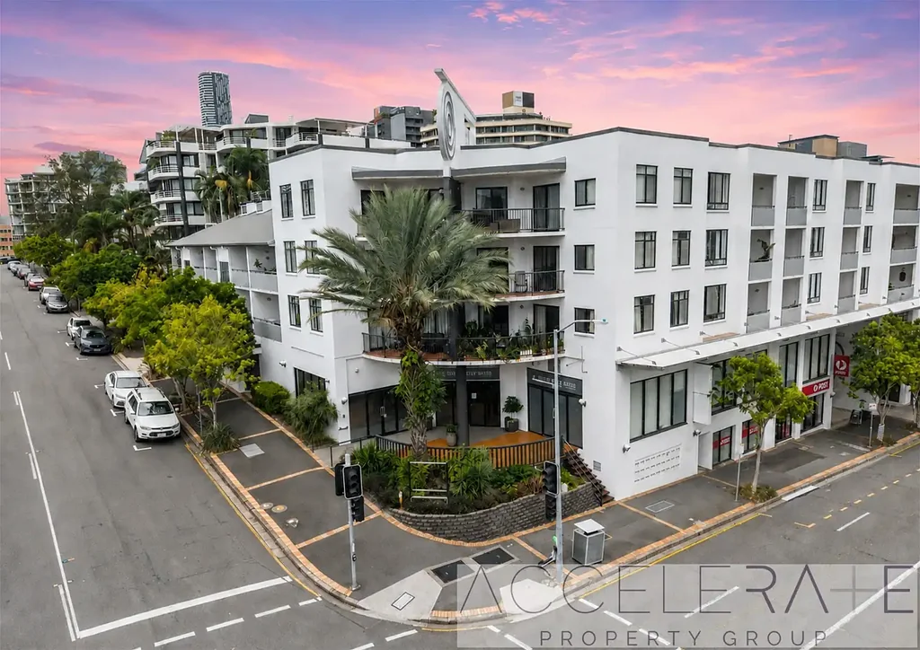 Spacious Inner-City Apartment with Spectacular With Views to the City