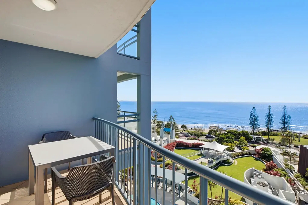 Mooloolaba 1房  Rare Corner Position with Sweeping Ocean Views