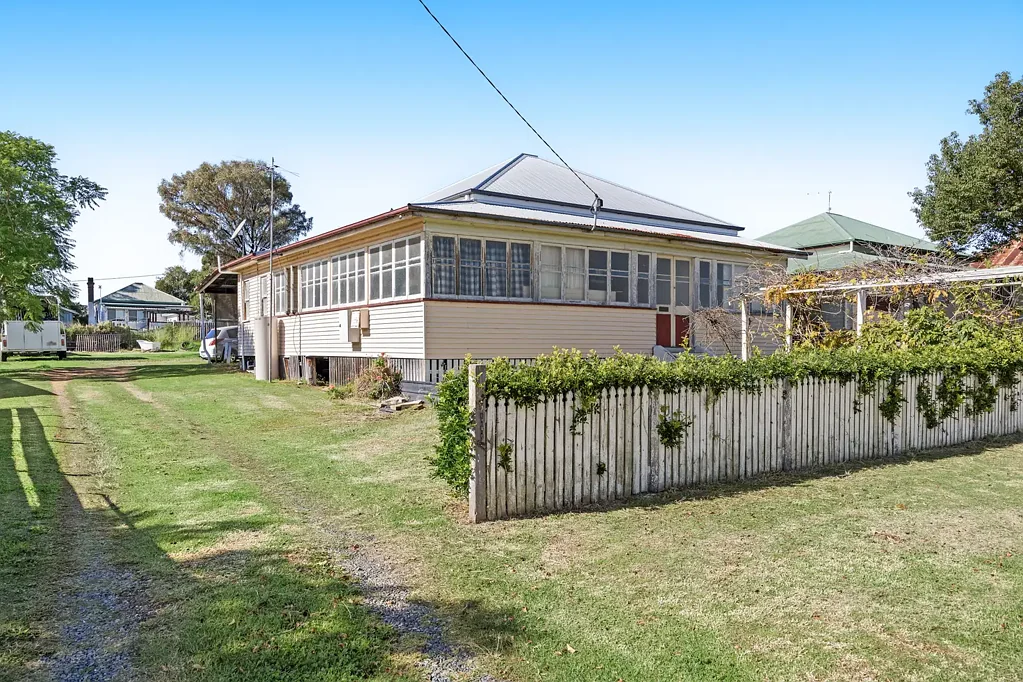 4 Wallace Street, Warwick, QLD 4370