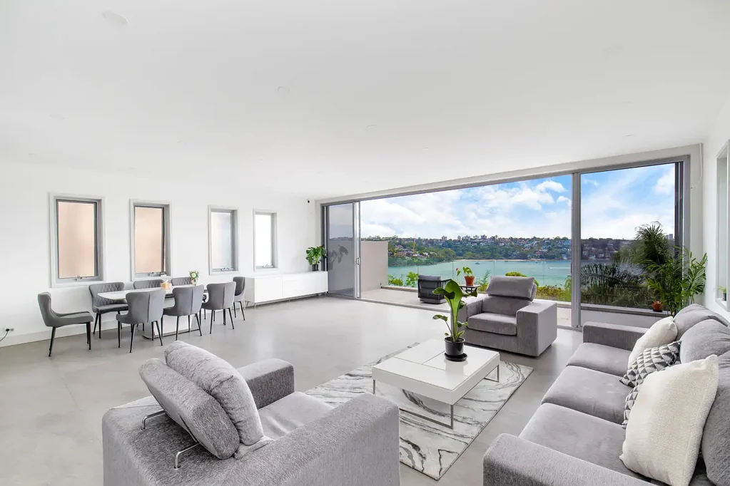 Contemporary Clontarf Haven with Breathtaking 180� Views