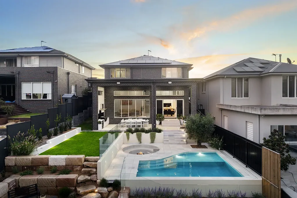 North Kellyville 5Moenga Luxury Family Living with Pool & Bush Views