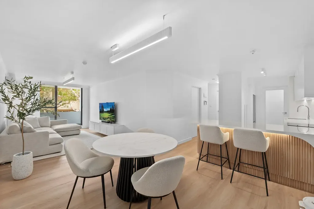 Potts Point 2Phòng ngủ Elegant Apartment Offering Space, Style & Unrivalled Convenience