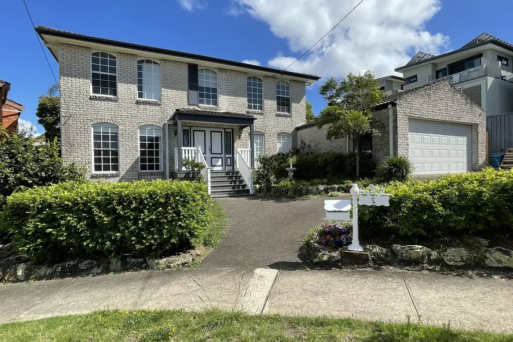 Spacious Four Bedroom Family Home with Pool
