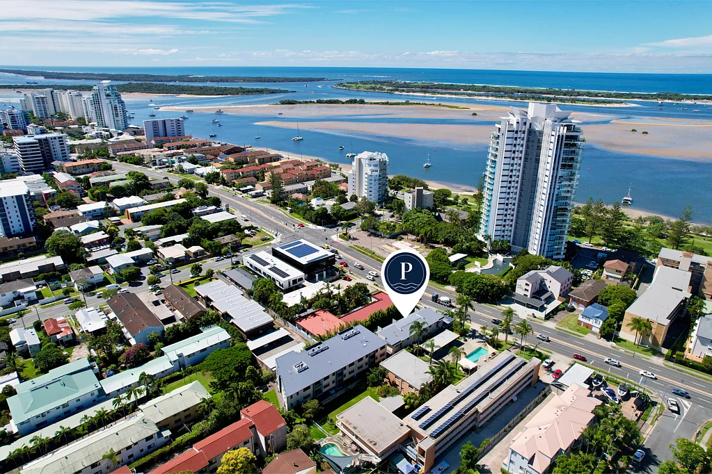 2/58 Frank Street, Labrador, QLD 4215
