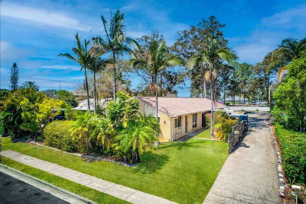 Duplex In Central Location!