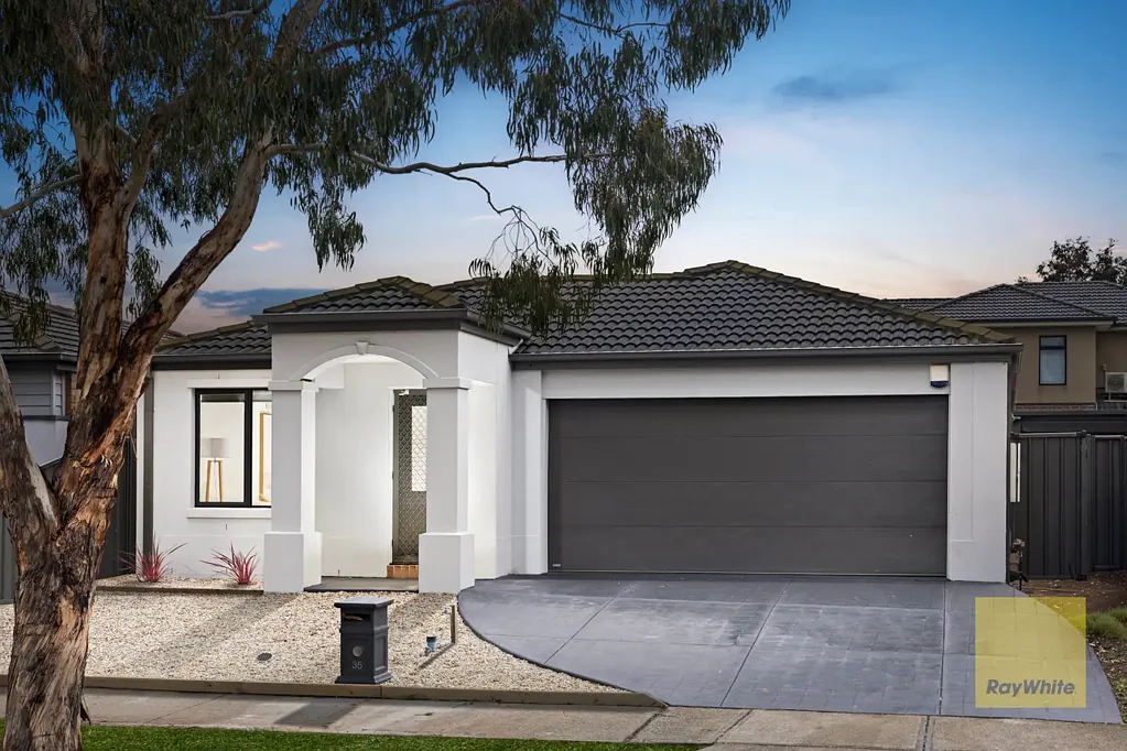 35 Pioneer drive, Deer Park, VIC 3023