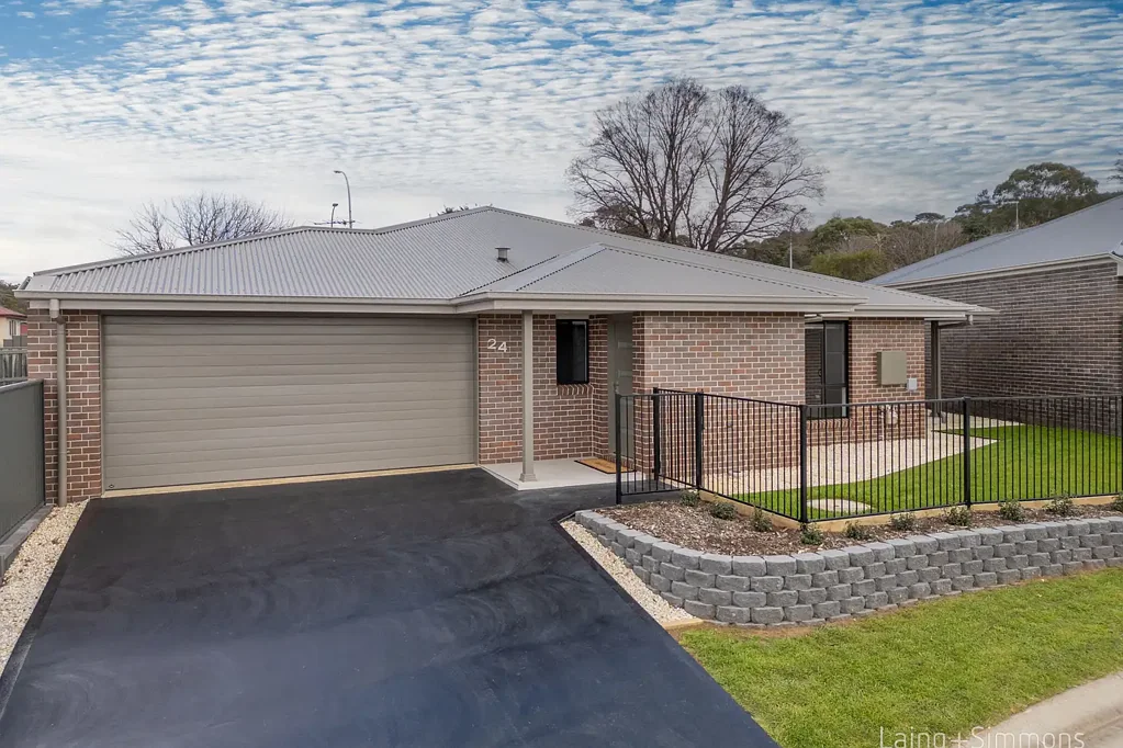 24/22 Freeman Crescent, Armidale, NSW 2350