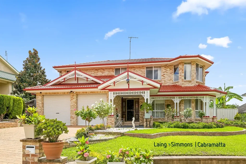 Mount Annan 5ਬੈੱਡਰੂਮ SPACIOUS FAMILY LIVING IN THE HEART OF MOUNT ANNAN