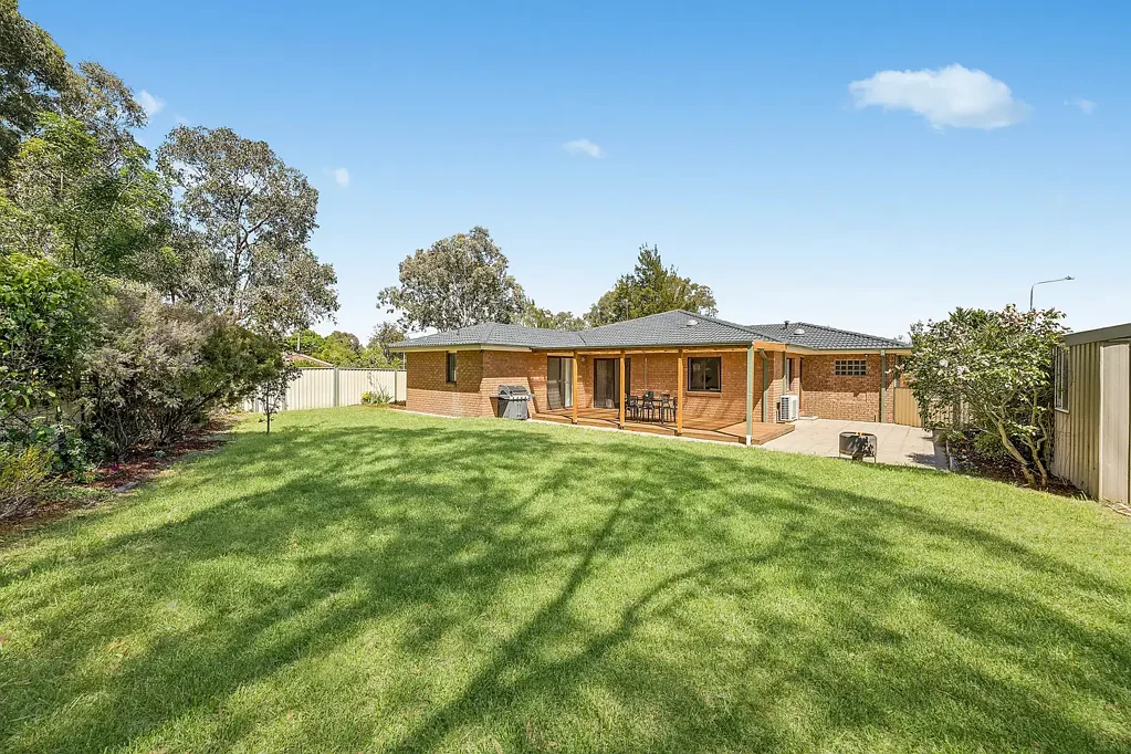 Gilmore 5कमरा Move-in ready living with modern inclusions in Gilmore