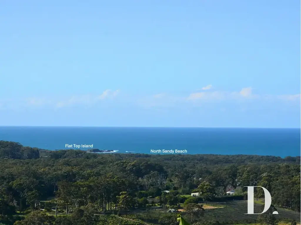 Sandy Beach  Minutes From Pristine Surf & Swimming Beaches