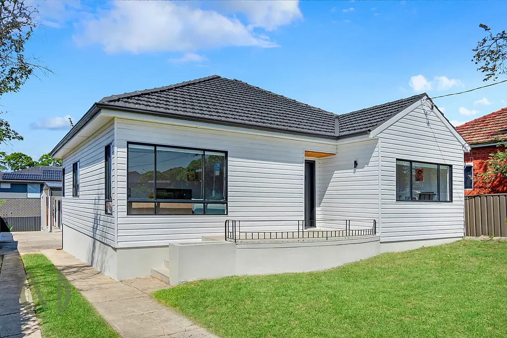 Ermington 6غرفة نوم Exceptional Dual-Living Residence with Income Potential in Prime Ermington